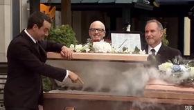 集体搞笑视频表演,笑翻天！集体搞笑视频表演大盘点