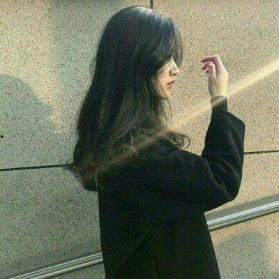 网红抽烟图片女生,时尚还是堕落？