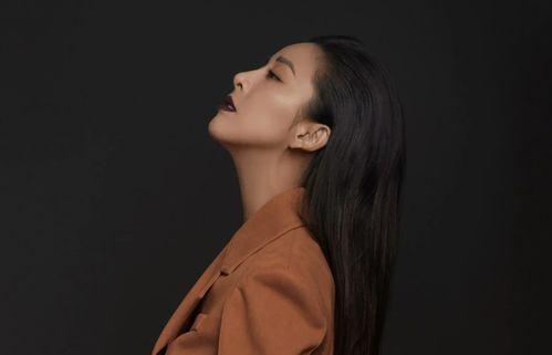 明星带字,闪耀舞台，引领潮流